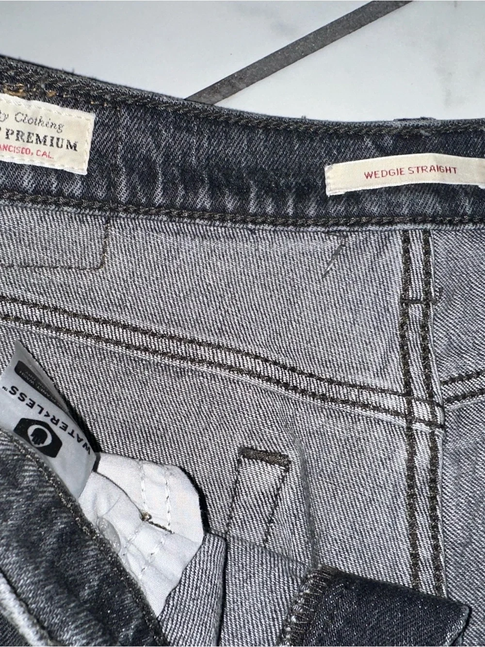 Levi's Black Wedgie Straight Leg Women's Jeans - Picture 4 of 4
